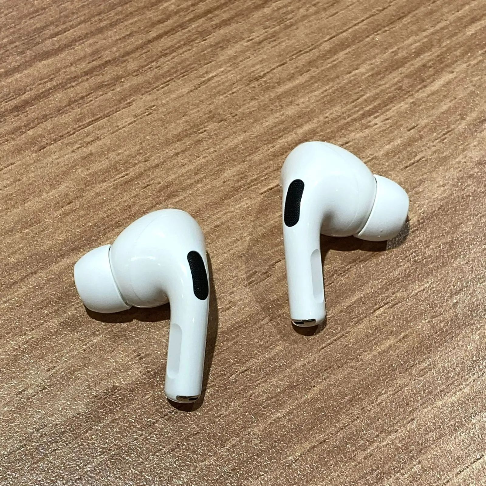 ▽Apple AirPods Pro MWP22J/A 本体のみ - メルカリ