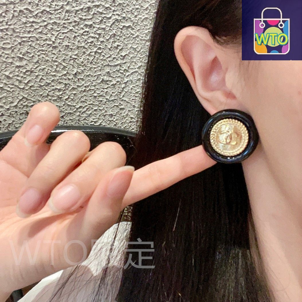 今日WTO】Chanel シャネル ヴィンテージ ダブル C イヤリング