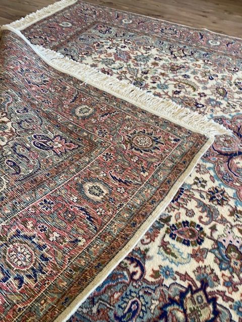 手織りトルコのコンヤラディック絨毯特別細かい