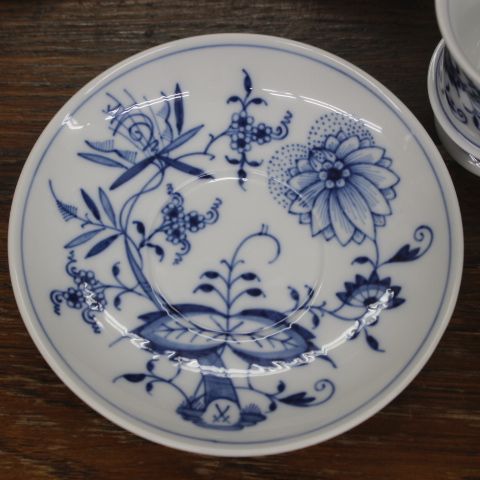 極美品 レア Meissen マイセン ブルーオニオン カップ&ソーサー 極美品 レア Meissen マイセン ブルーオニオン カップ&ソーサー