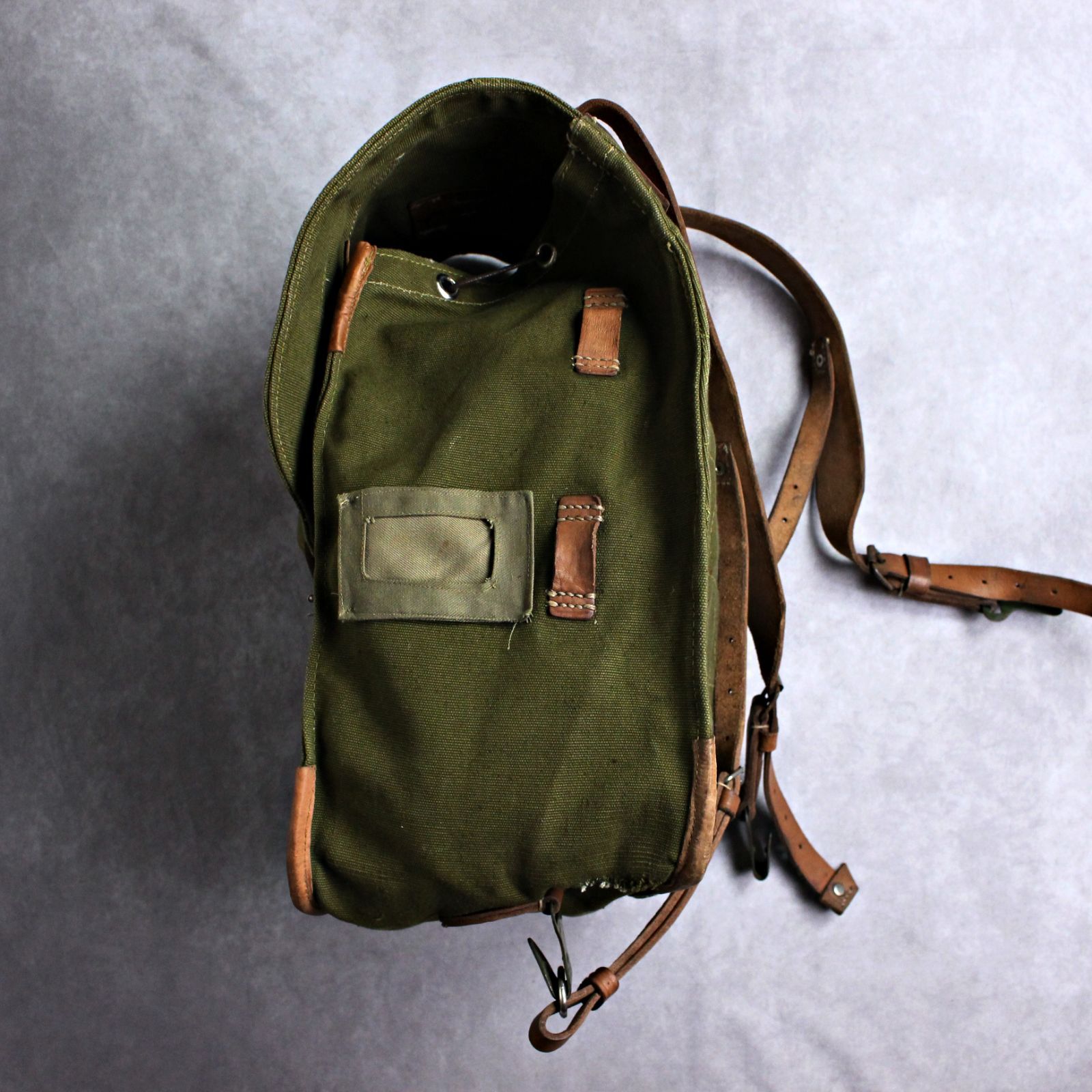 VINTAGE】ルーマニア軍 山岳部隊 リュックサック キャンバスレザー