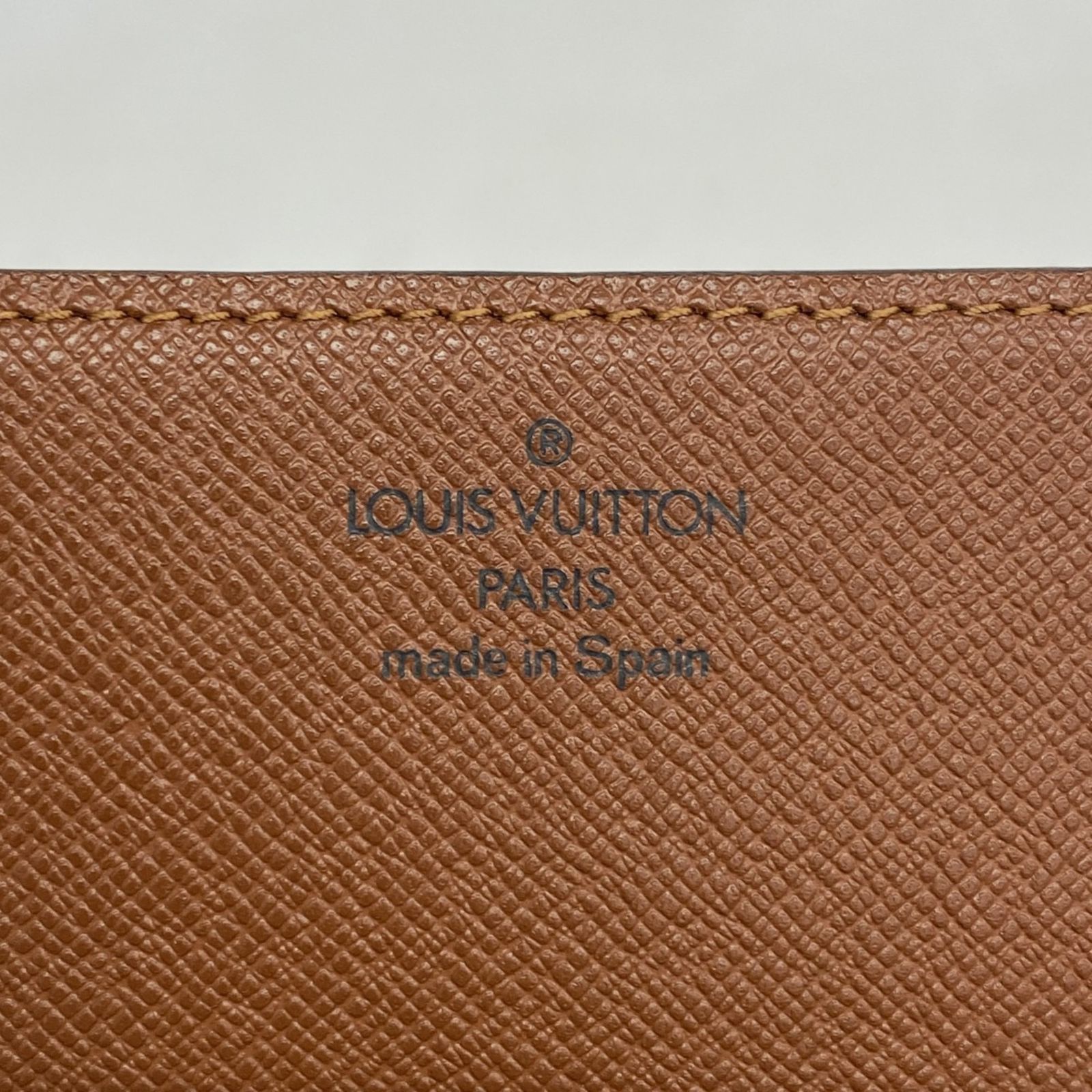 LOUIS VUITTON (ルイヴィトン) エピ ポルトカルト サン・プール