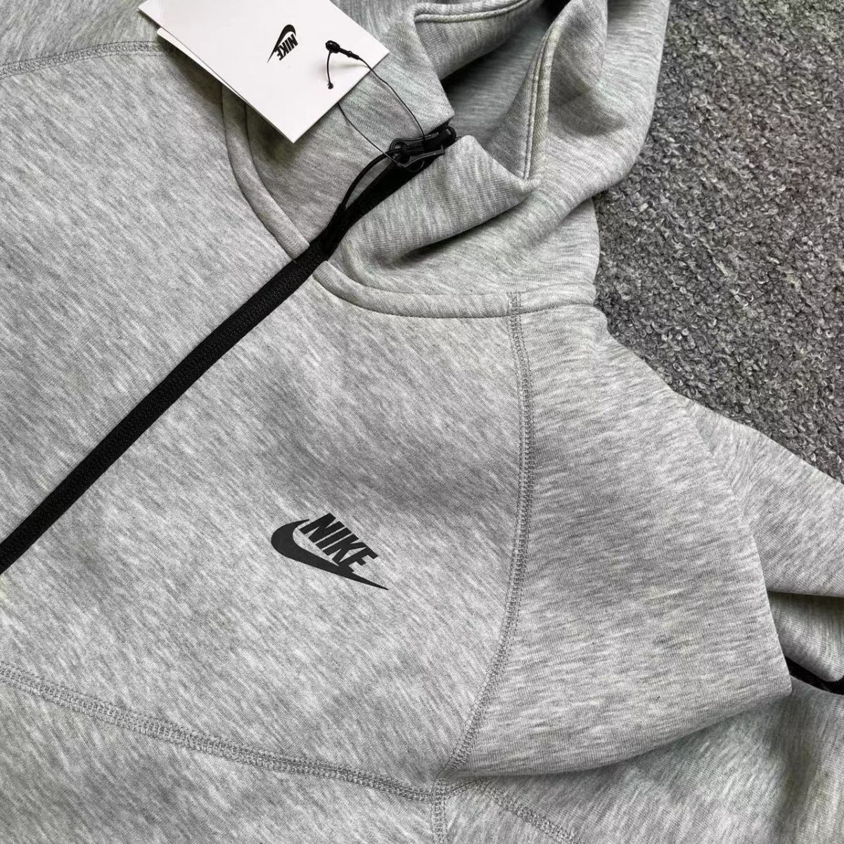 Nike テックフリース