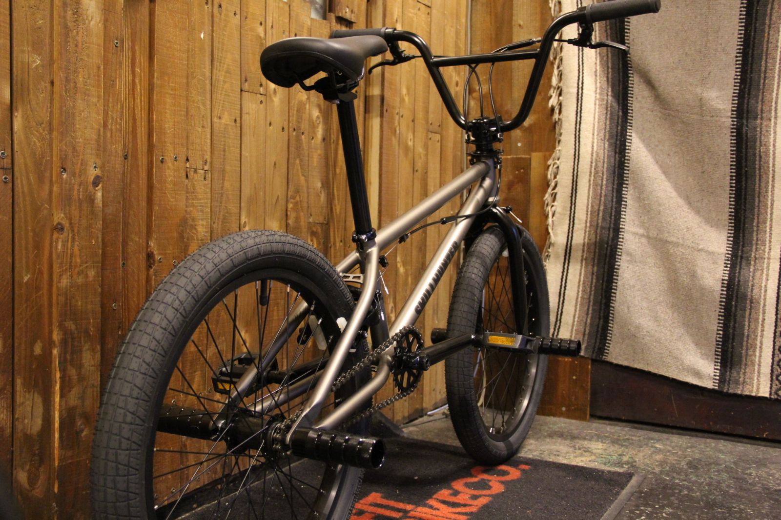 別注カラー 自転車 BMX フルスペック FLATLAND 20インチ TNB