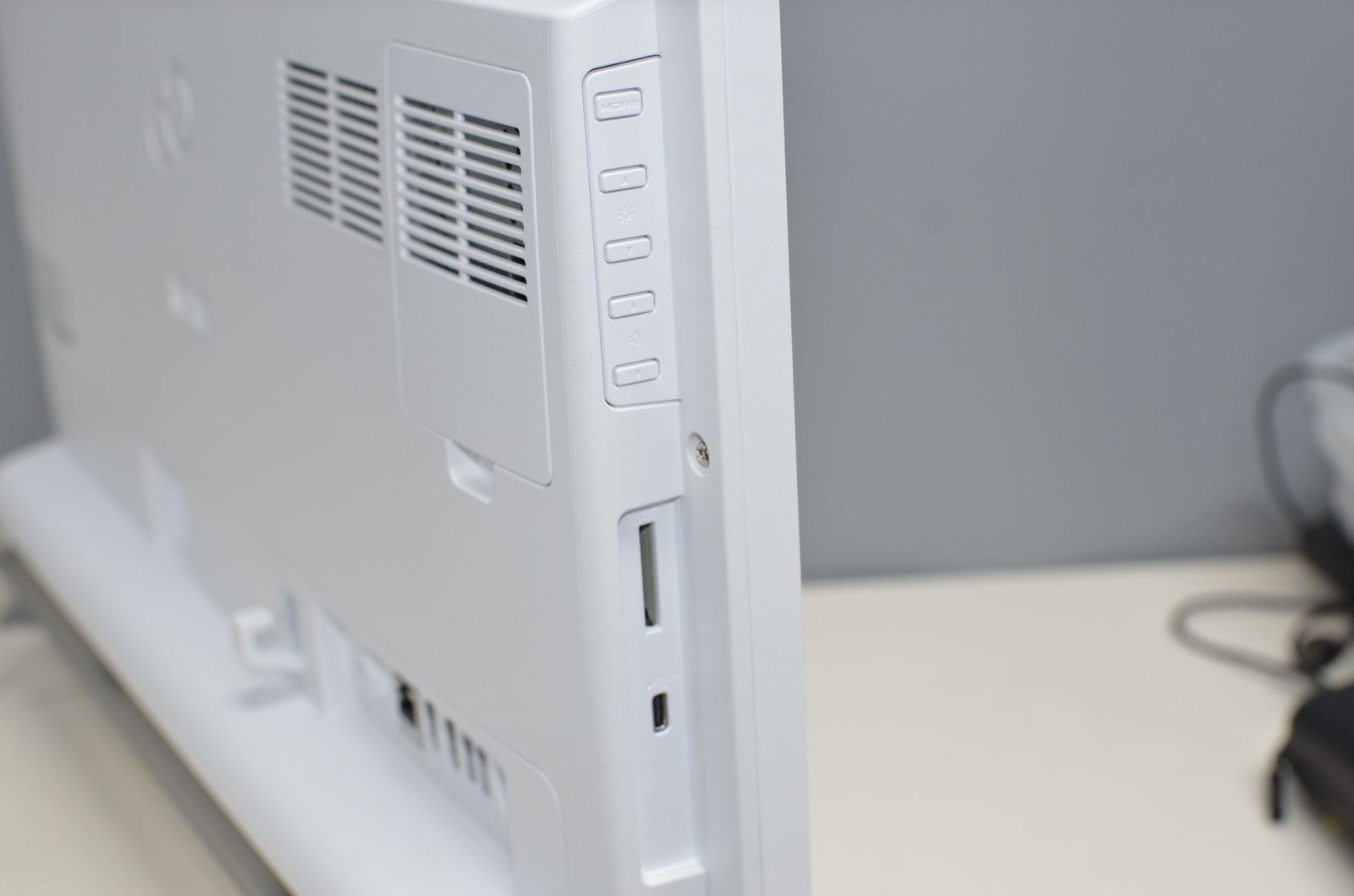 中古良品一体型パソコン 富士通 F55-K1 Windows11+office Core i5