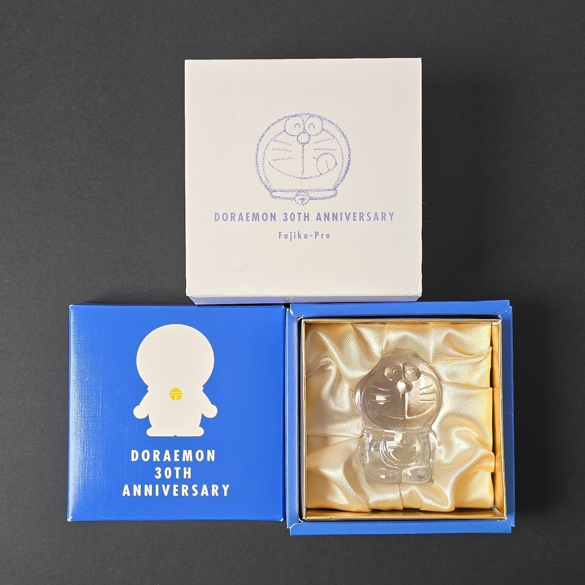 ドラえもん 帝国ホテル30周年感謝会 クリスタルオブジェ 関係者向け非売品 ドラえもん 感謝