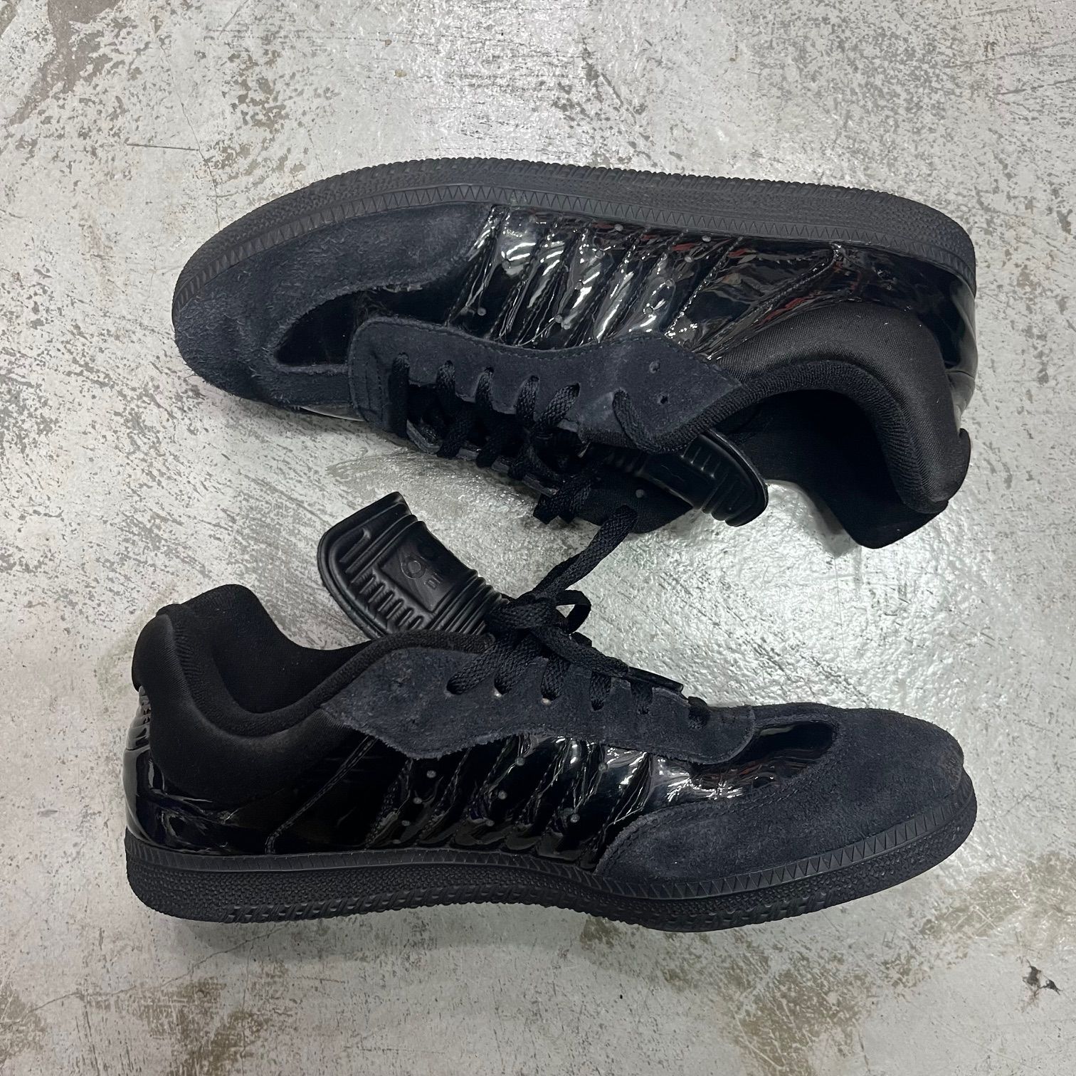 Dingyun Zhang × adidas Originals Samba Core Black スニーカー 