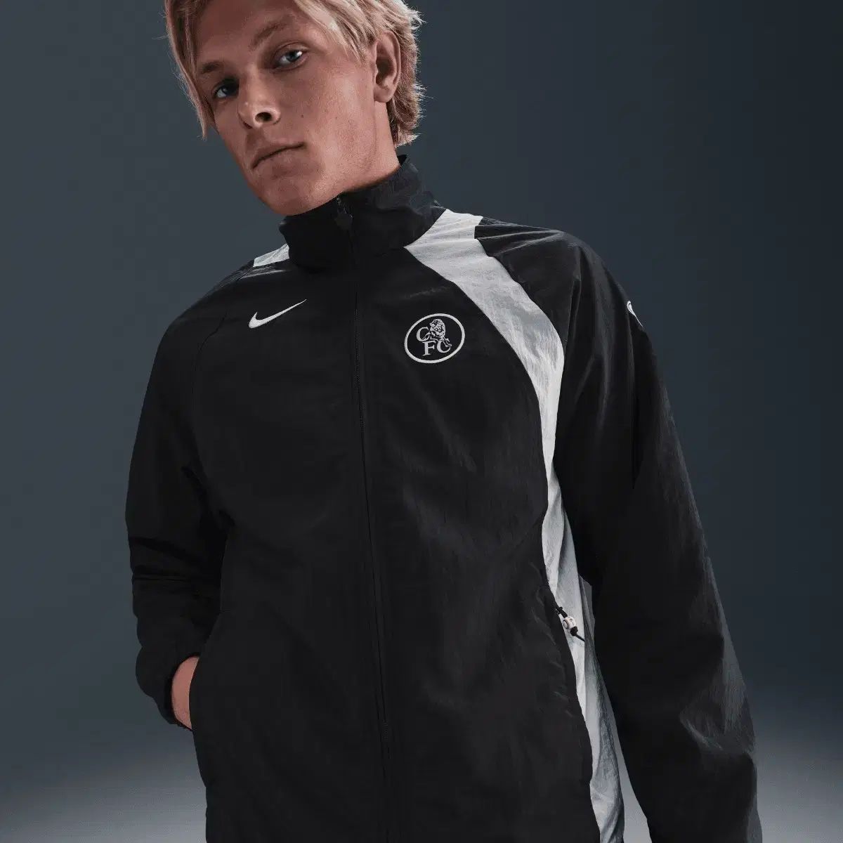 Nike チェルシー 18/19 トラックジャケット Sサイズ 未使用品 Nike チェルシー 18/19 トラックジャケット Sサイズ 未使用品