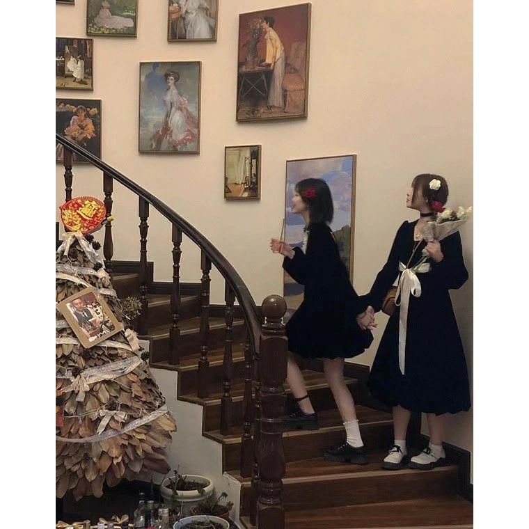ブラック
