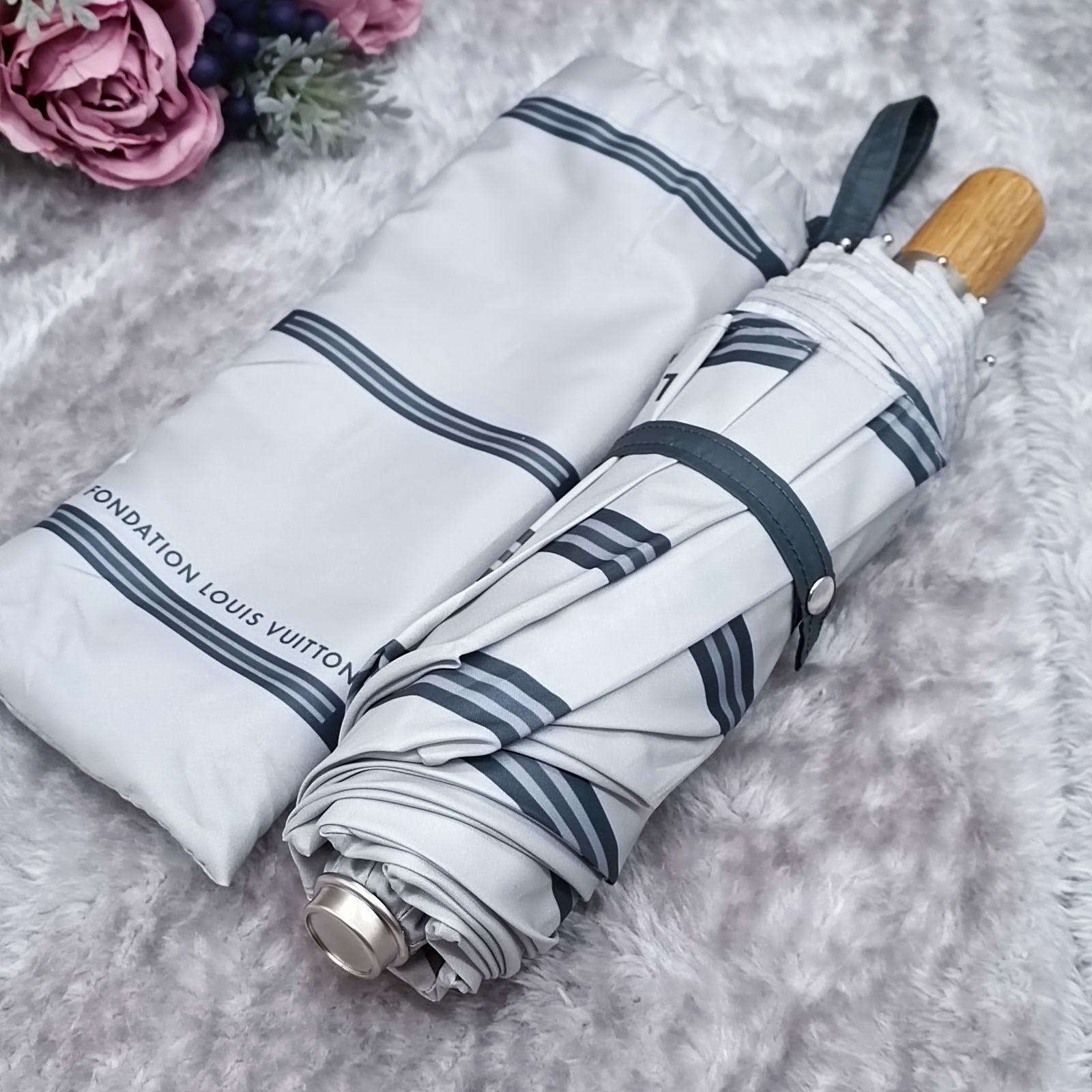 ★新品未使用FONDATION LOUIS VUITTON★ 折りたたみ傘 LOUIS VUITTON ルイヴィトン 折りたたみ傘 Fondation Louis