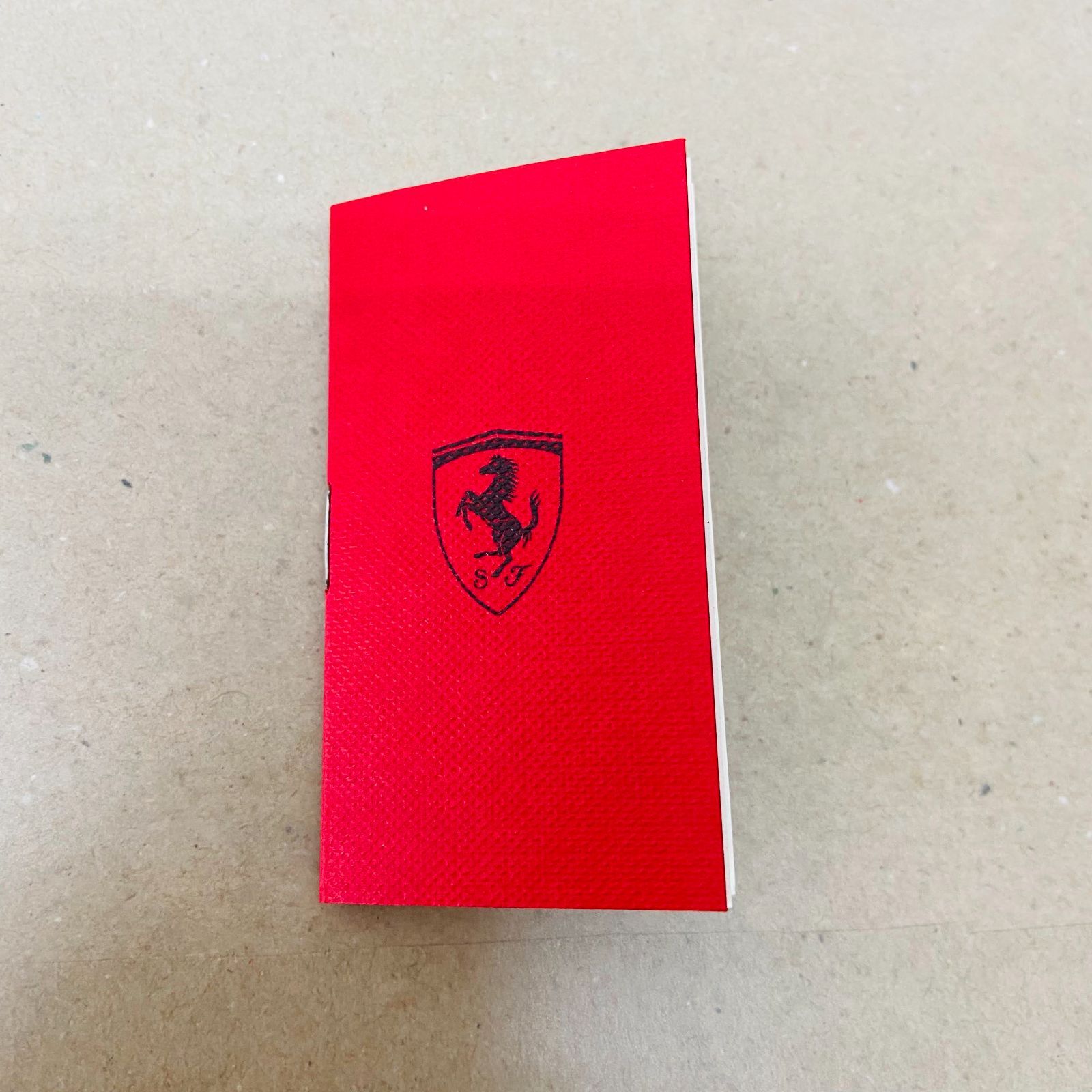Ferrari フェラーリ ロゴキーリング キーホルダー レッド 箱付き C967 