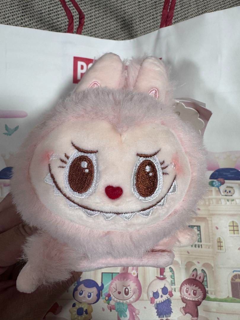 北京POPLAND限定 ぬいぐるみ mokoko ラブブ 肩乗せ チャーム 新品】北京POPLAND限定 ぬいぐるみ mokoko ラブブ 肩乗せチャーム