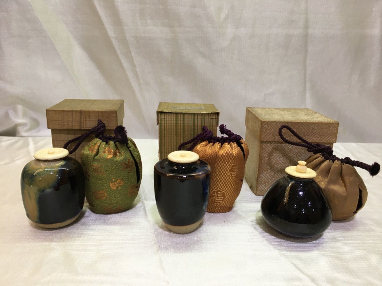 紫砂鉢 花窓雲脚四方盆 盆栽鉢 植木鉢 小品盆栽鉢 大品盆栽鉢 紫砂鉢 花窓雲脚四方盆 盆栽鉢 植木鉢 小品盆栽鉢 大品盆栽鉢 陶芸