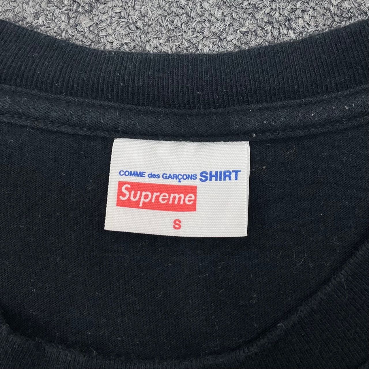 超人気！完売品】SUPREME × コムデギャルソンコラボ Tee
