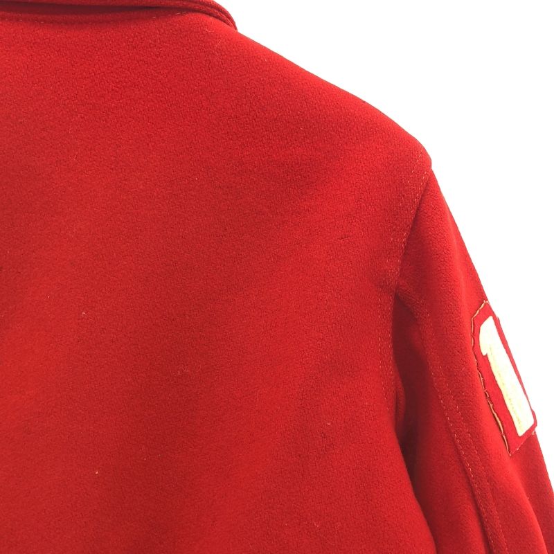 ウールスタジャン