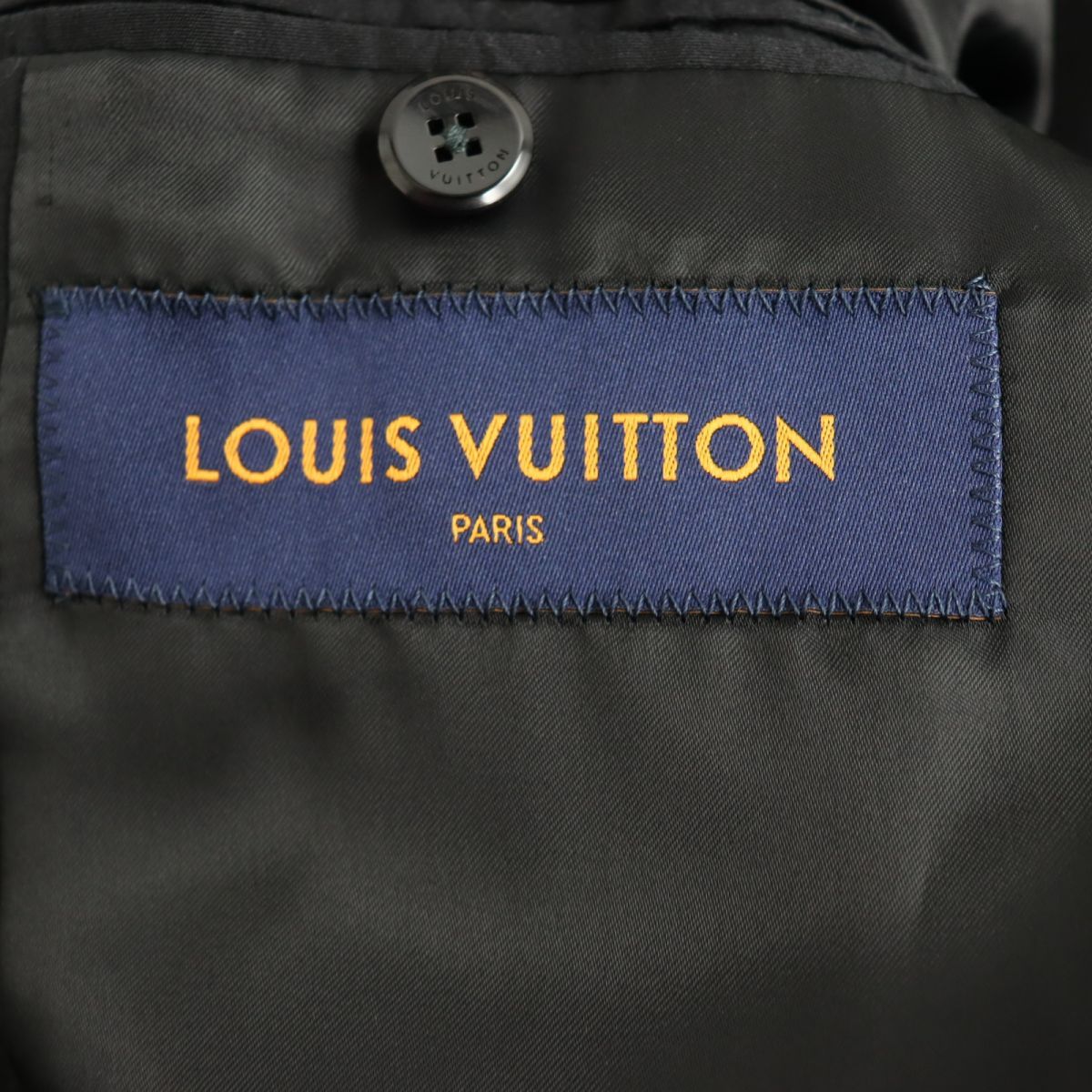 美品◆LOUIS VUITTON ルイヴィトン モノグラムエンボス ダブルジャケット/テーラードジャケット ブラック 48 イタリア製 正規品 メンズ