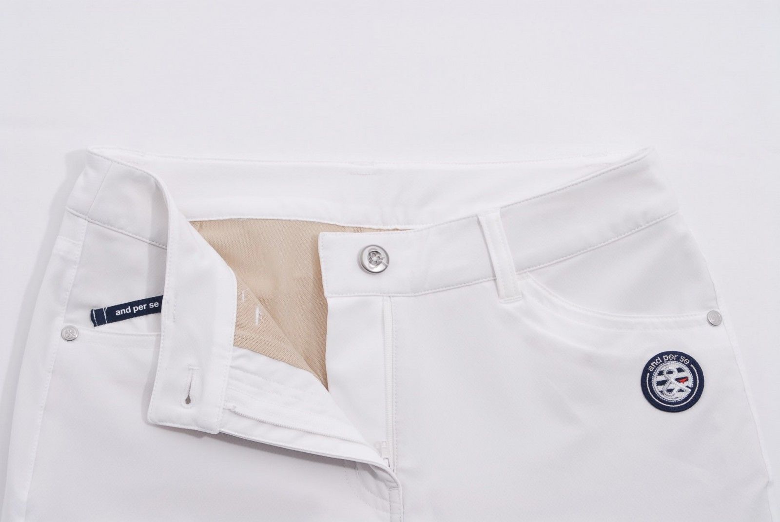 アンパスィand per seレディースパンツ ホワイト未使用新品 9/10まで値