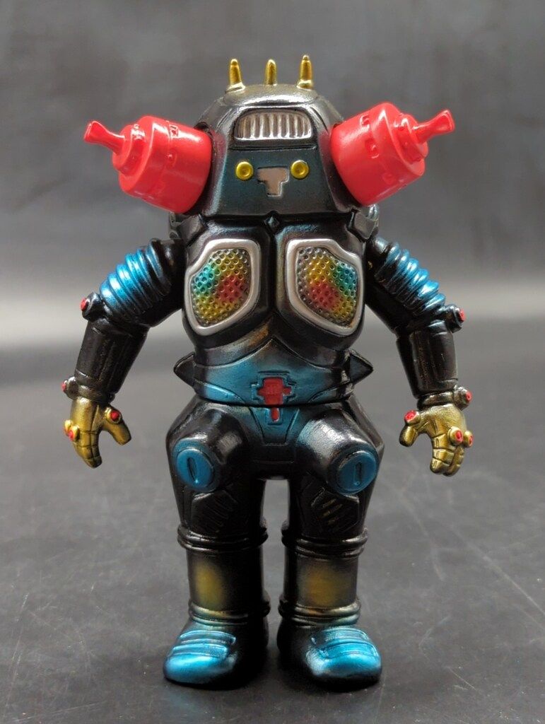 ブルマァク 怪獣シリーズ リトルキングジョー シルバー ソフビ ウルトラマン ブルマァクのリトルな「宇宙ロボットキングジョー」が2種襲来