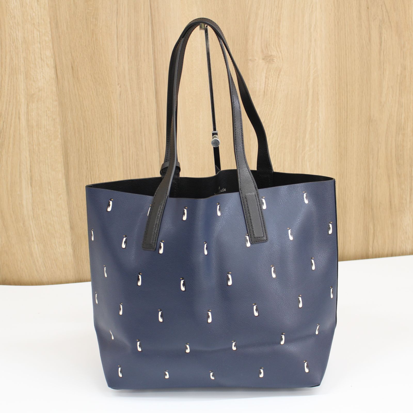 【A941】kate spade リバーシブル トートバッグ ペンギン ネイビー