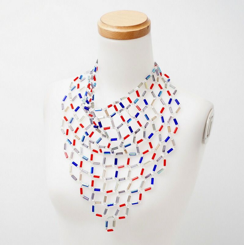 ジョルジュ・アルマーニのビーズ・トップス ジョルジュ・アルマーニのビーズ・トップス