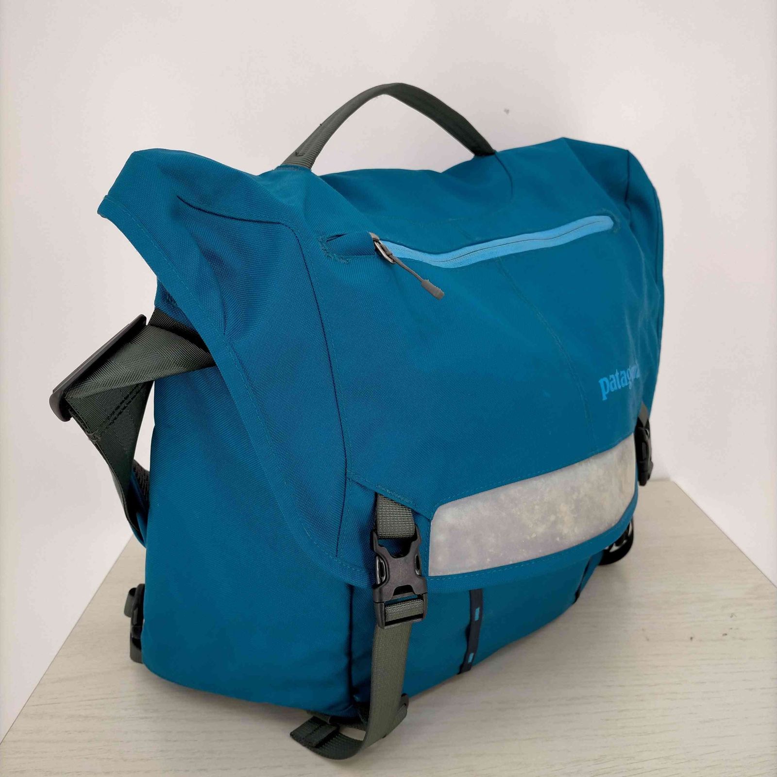 パタゴニア patagonia メッセンジャーバッグ メンズ ONE SIZE - メルカリ