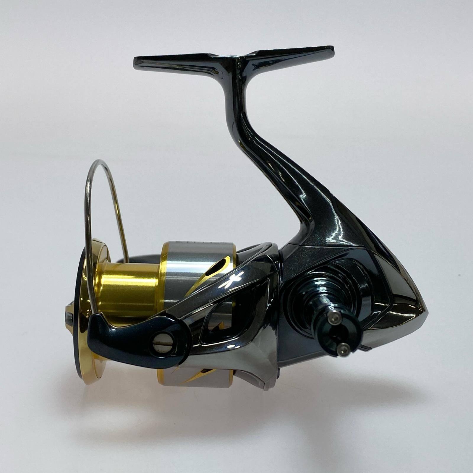 SHIMANO - §§SHIMANO シマノ 14ステラ C3000XG ゴメクサススタンド付 03246 スピニングリール 程度B SHIMANO シマノ 14ステラ C3000XG ゴメクサススタンド付 03246
