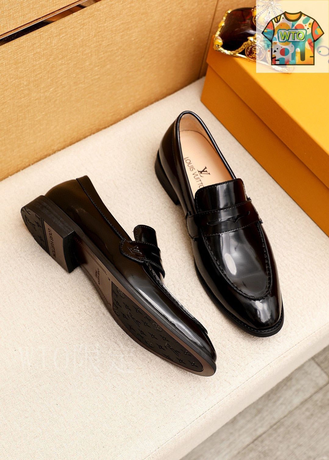 極美品 ルイヴィトンLOUIS VUITTON レザー モカシン シューズ 革靴 LOUIS VUITTON ルイ・ヴィトン カジュアルレザーシューズ13-XN96