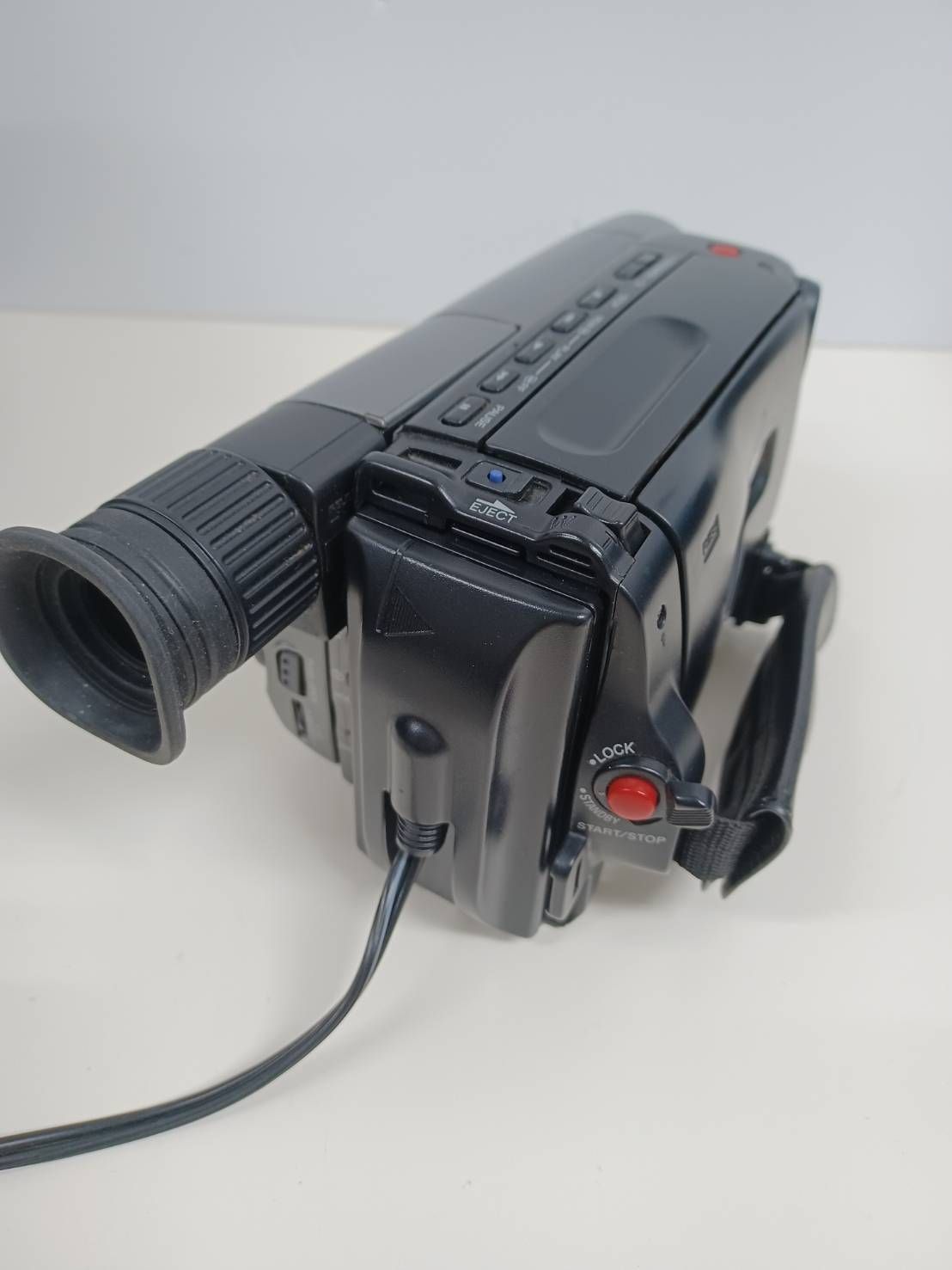 ジャンク品】SONY Video8 CCD-TRV21E PAL ビデオカメラスマホ