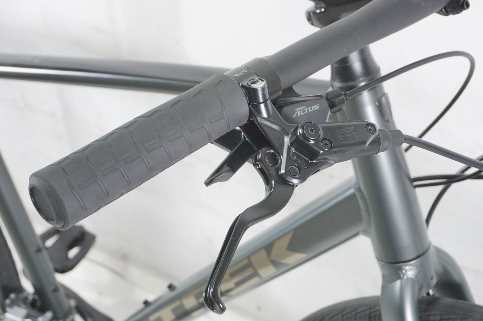 TREK 「トレック」 FX2 DISC GEN3 2024年モデル クロスバイク