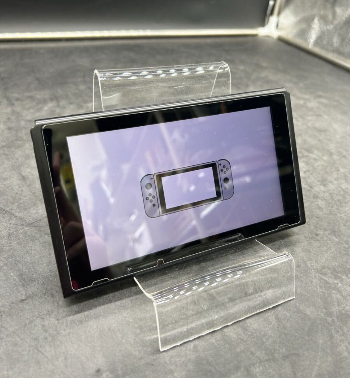 豊富な商品を即検索。 2047 Nintendo Switch 任天堂 本体 HAC-001 ゲーム機本体 2018年製 本体のみ 動作 済み