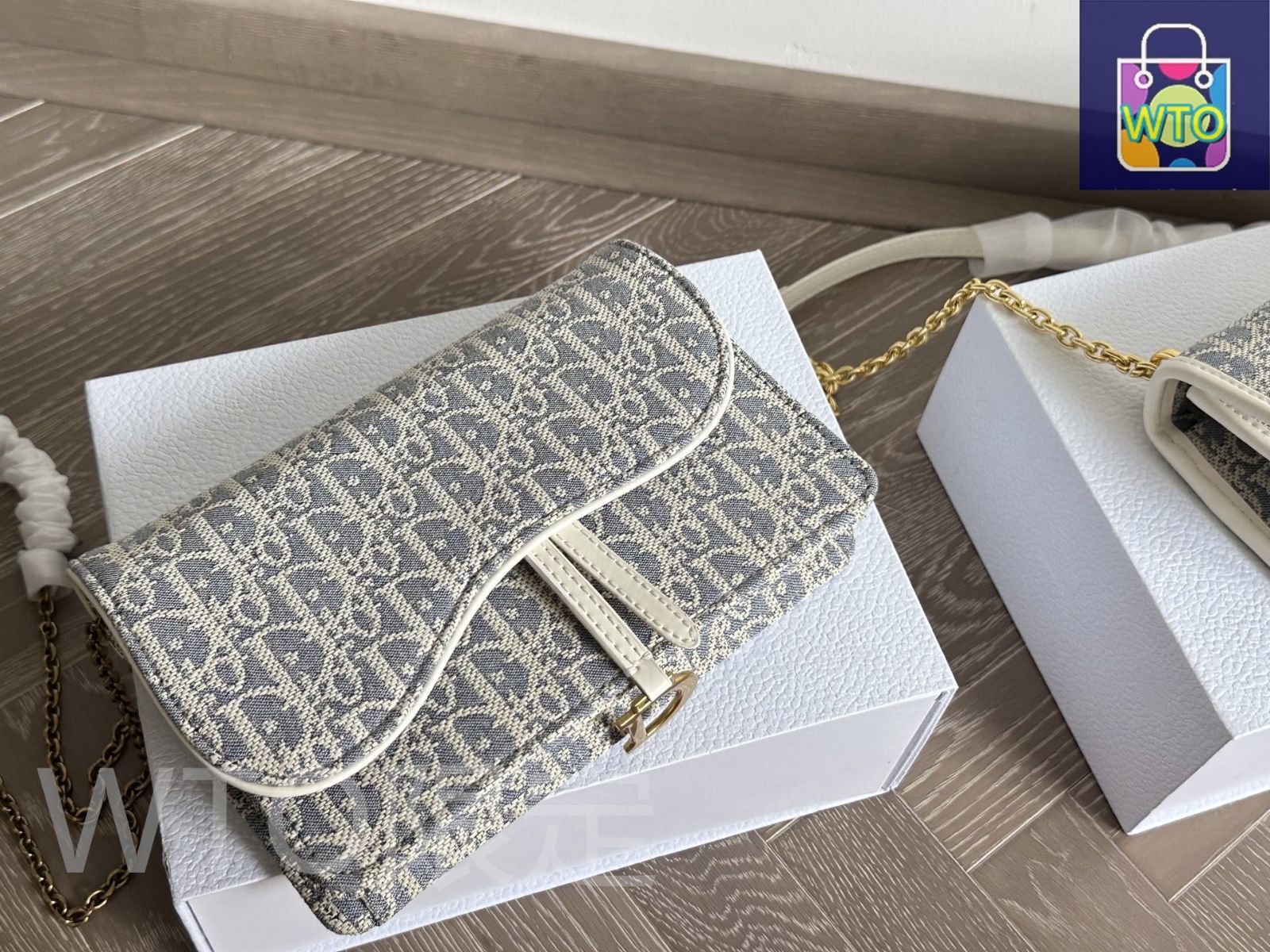 今日特価】Dior ディオール サマー25 コレクション 多様な使い方