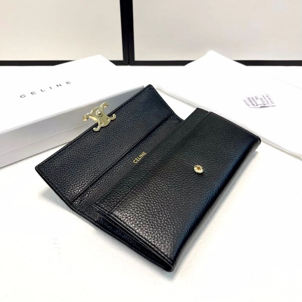 新品未使用 CELINE 長財布 セリーヌ 二つ折り財布 牛革 箱つき 