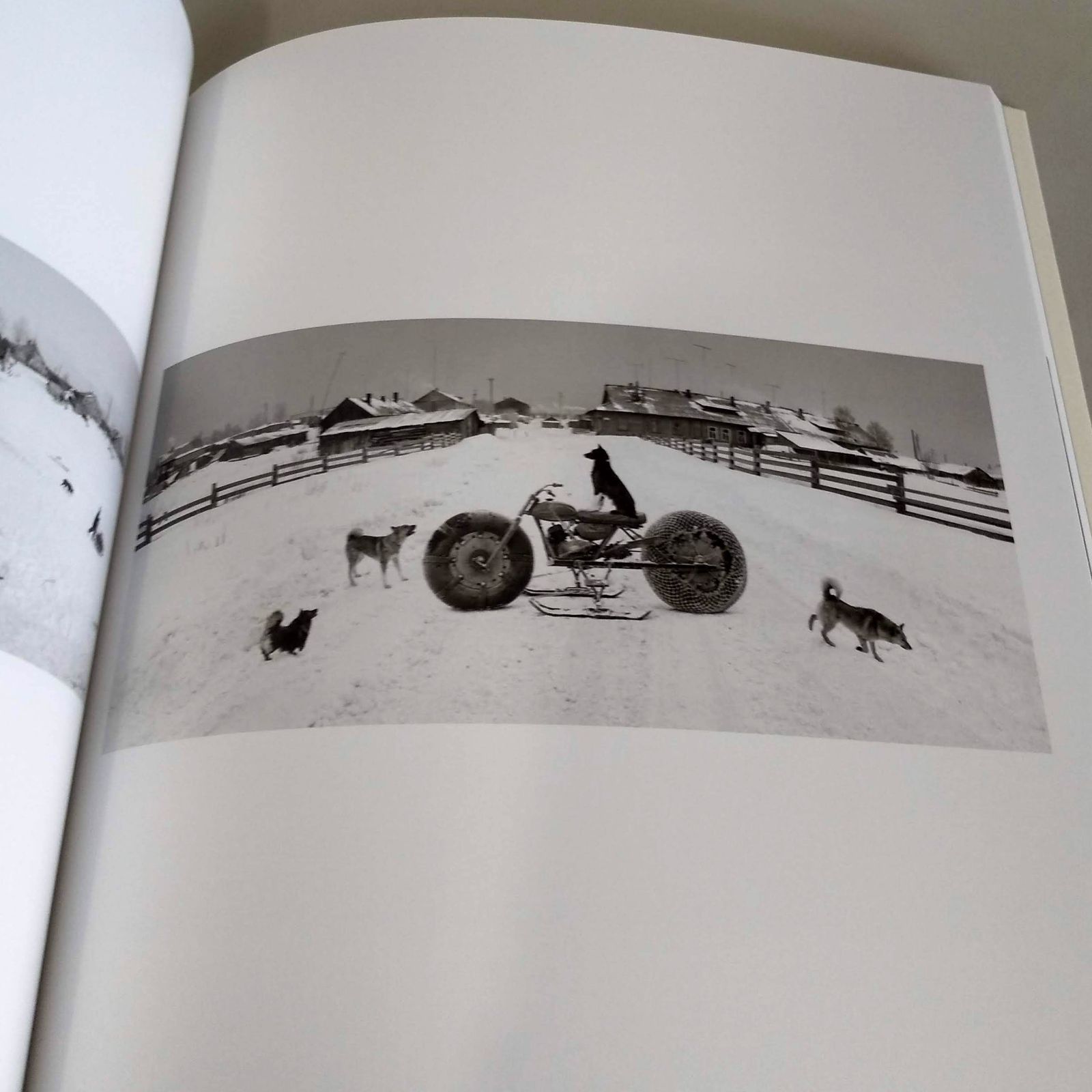PENTTI SAMMALLAHTI 　図録　写真集　展覧会　ポストカード8枚付 展覧会図録：PENTTI SAMMALLAHTI - メルカリ