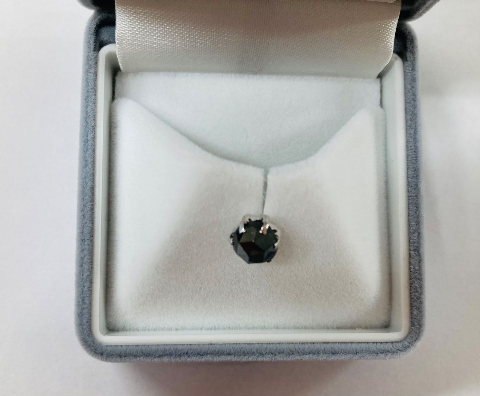 PT900ブラックダイヤモンドピアス1.00カラットAAA片耳用 PT900ブラックダイヤモンドピアス1.00カラットAAA片耳用 - メルカリ