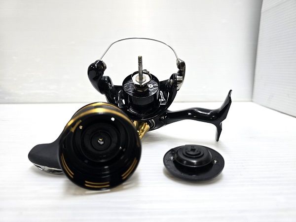 ダイワ Daiwa 23レガリス LT3000-CXH 【新品・未使用品】 中古品】 ダイワ Daiwa スピニングリール 23 レガリス LT3000