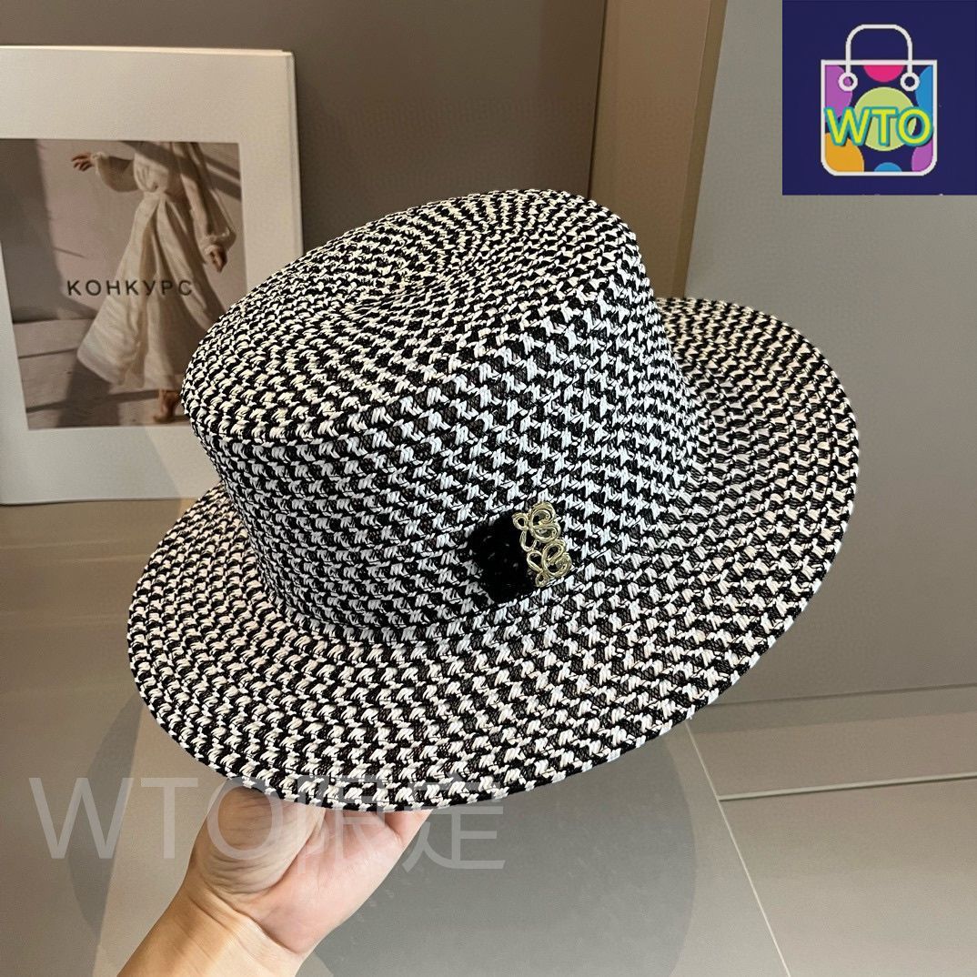 夏着物 紗紬 正絹“井桁やトゥイグワーが翔けて涼味を増す静寂