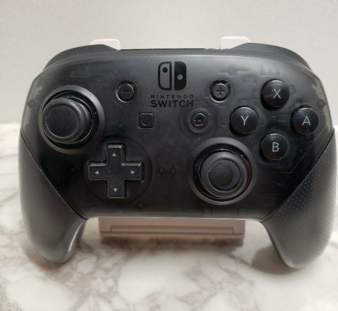 クリーニング •除菌済Nintendo Switch 純正品 プロコン ブラック
