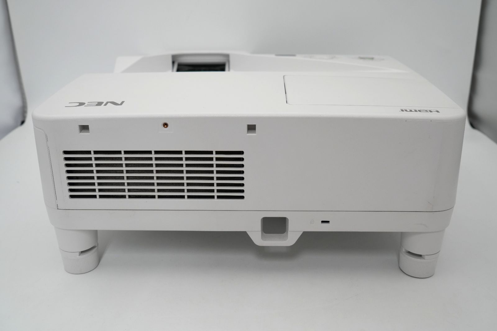 NEC 超短焦点プロジェクター NP-UM330WJL（3300ルーメン） 【公式通販】