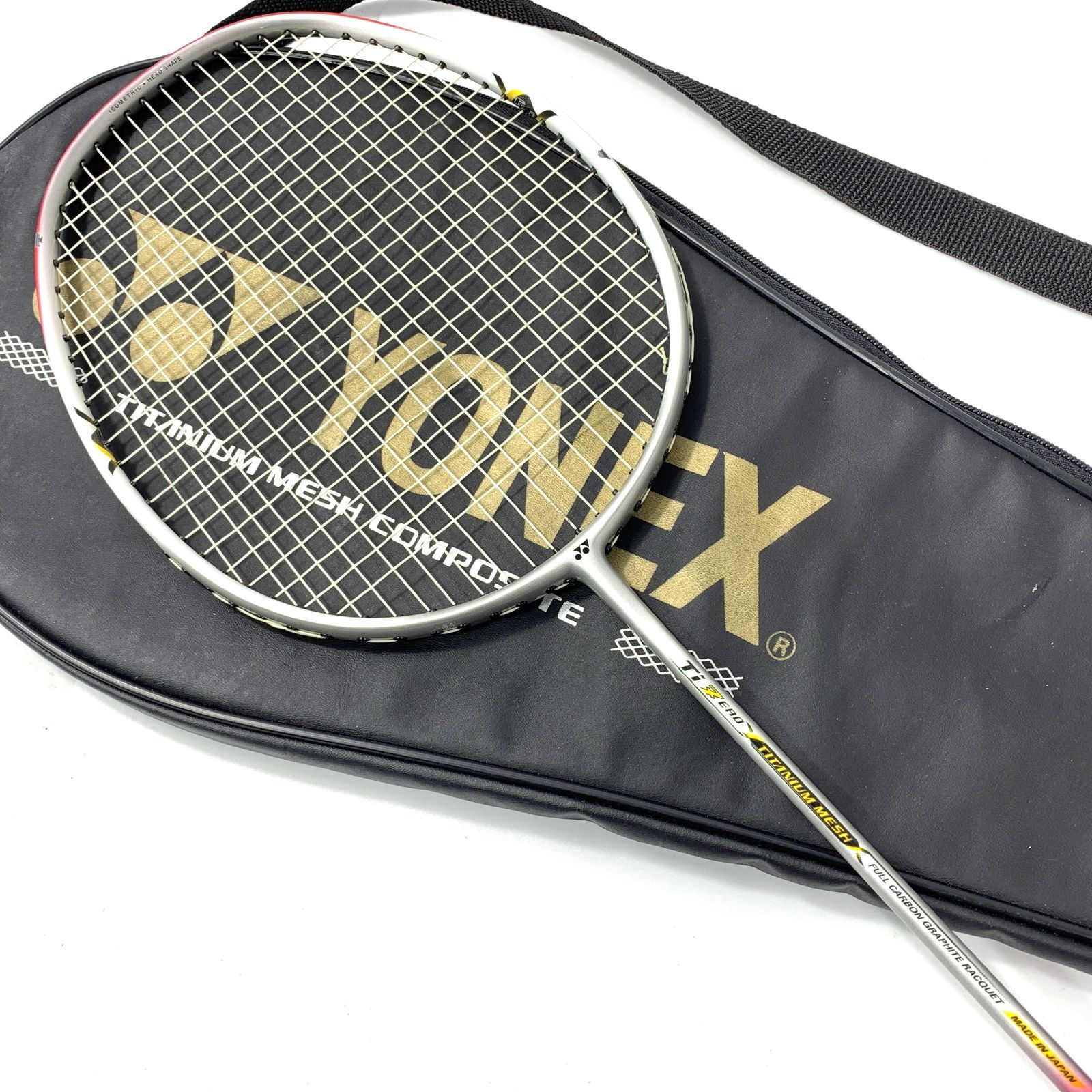 2本セット　YONEX ヨネックス TI-ZERO バドミントンラケット 2本セット YONEX ヨネックス TI-ZERO バドミントンラケット
