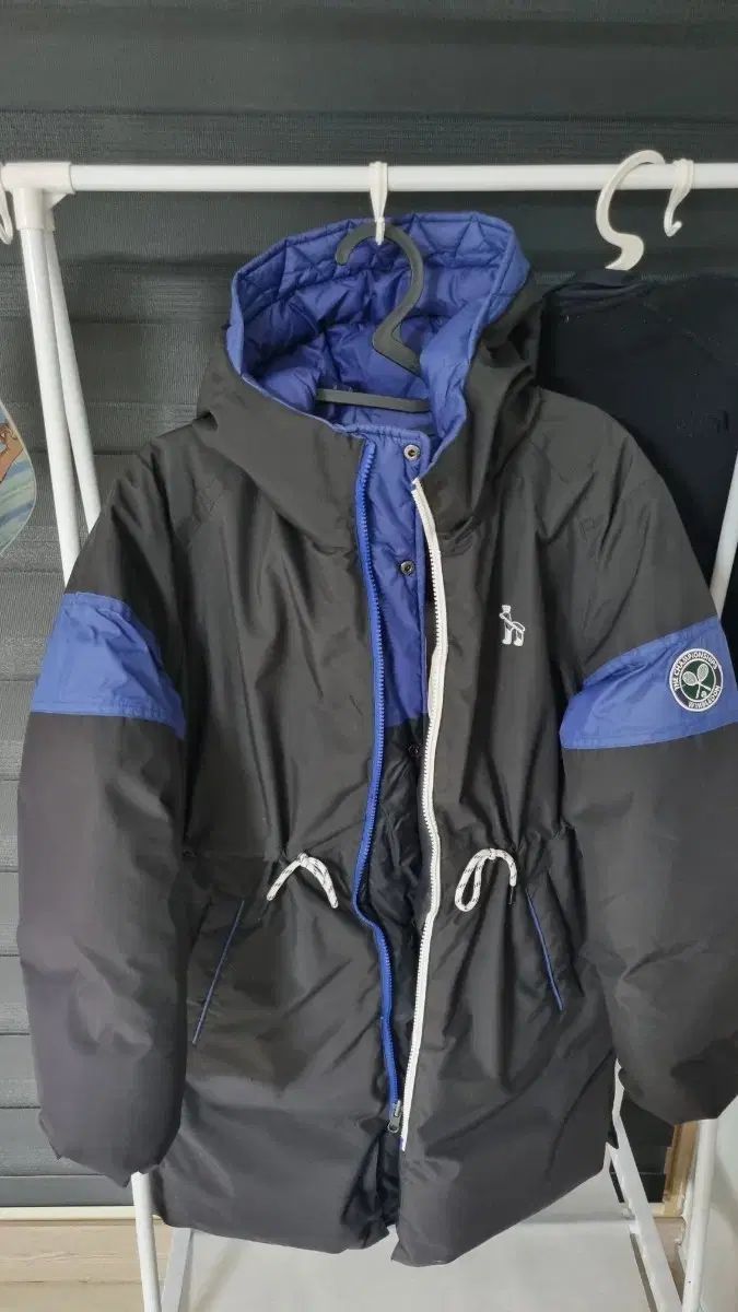 ヘジス キッズ ダウンジャケット ロング丈 です