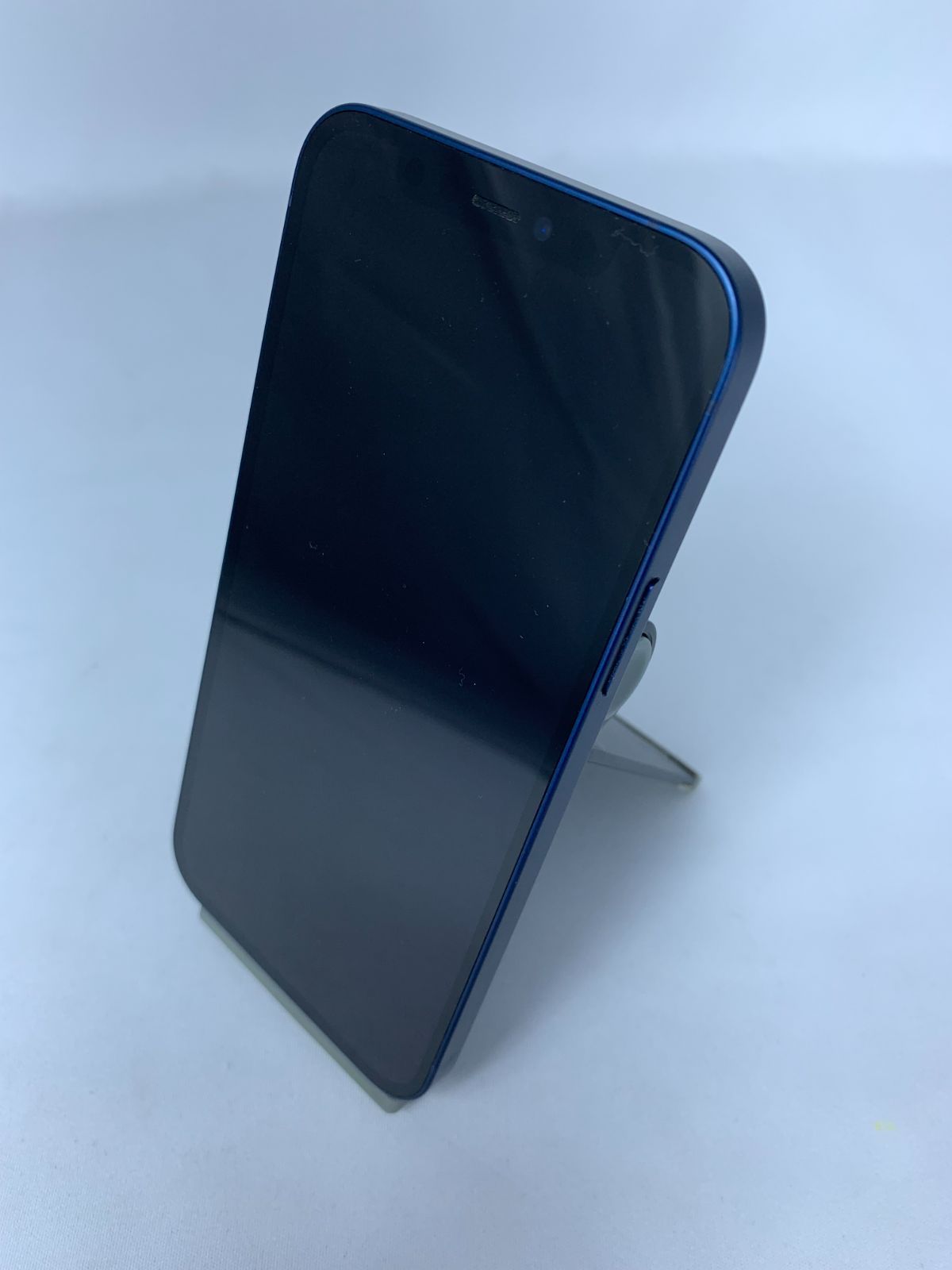 中古・レンズ周りキズ有】iPhone 12 64GB ブルー simロック解除済