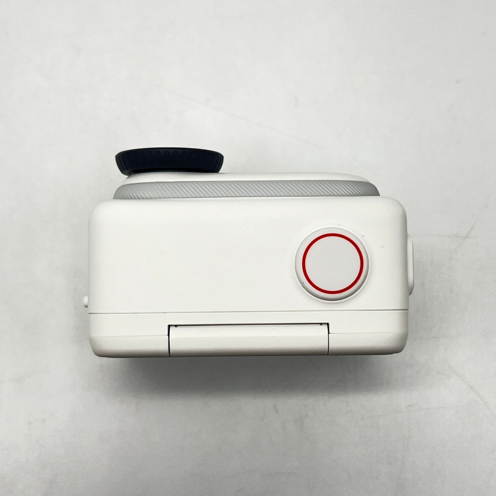 アークティックホワイト アクションカメラ