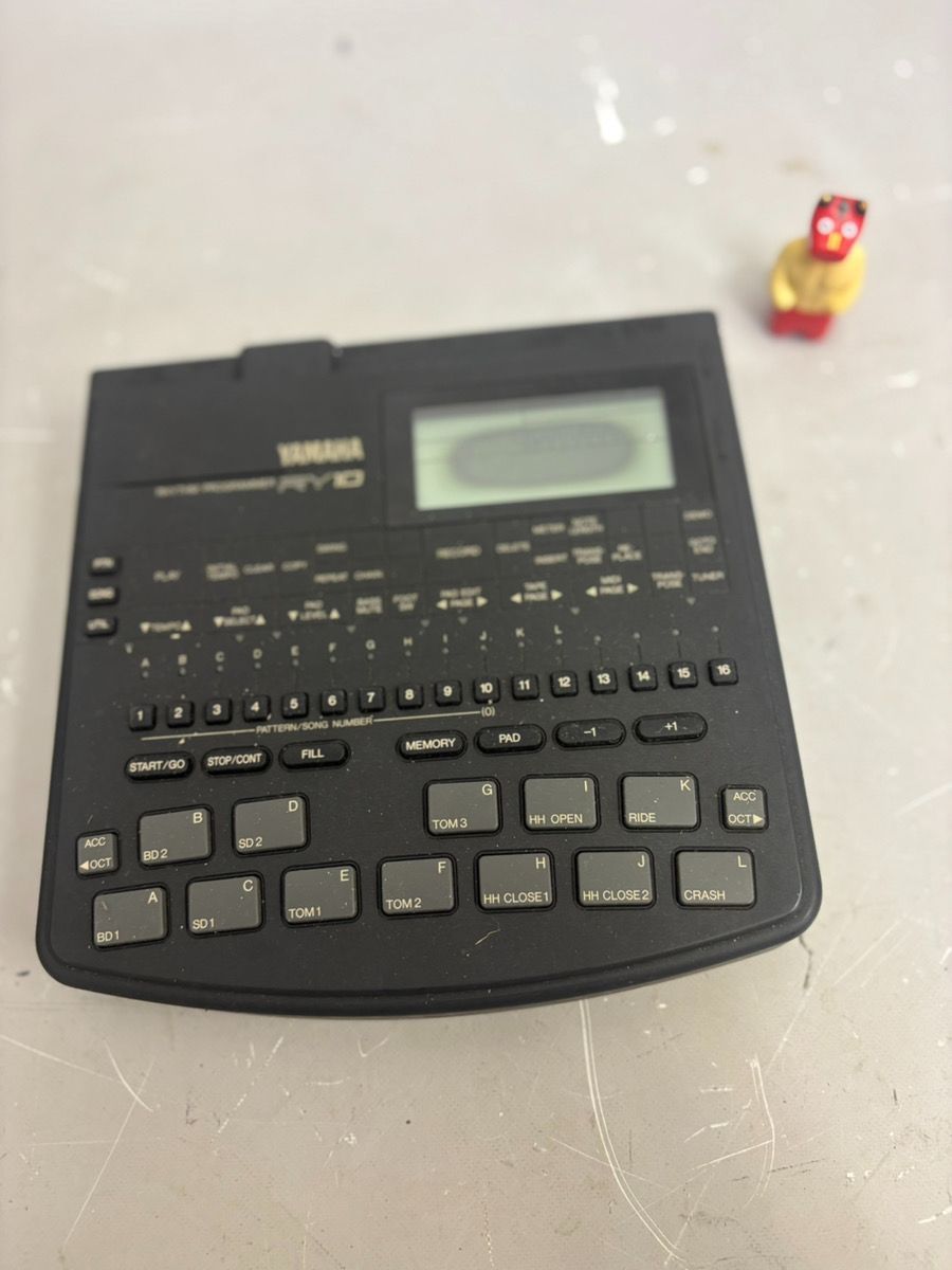 動作品】Yamaha RY10 リズムマシン ドラムマシン 本体のみ 送料