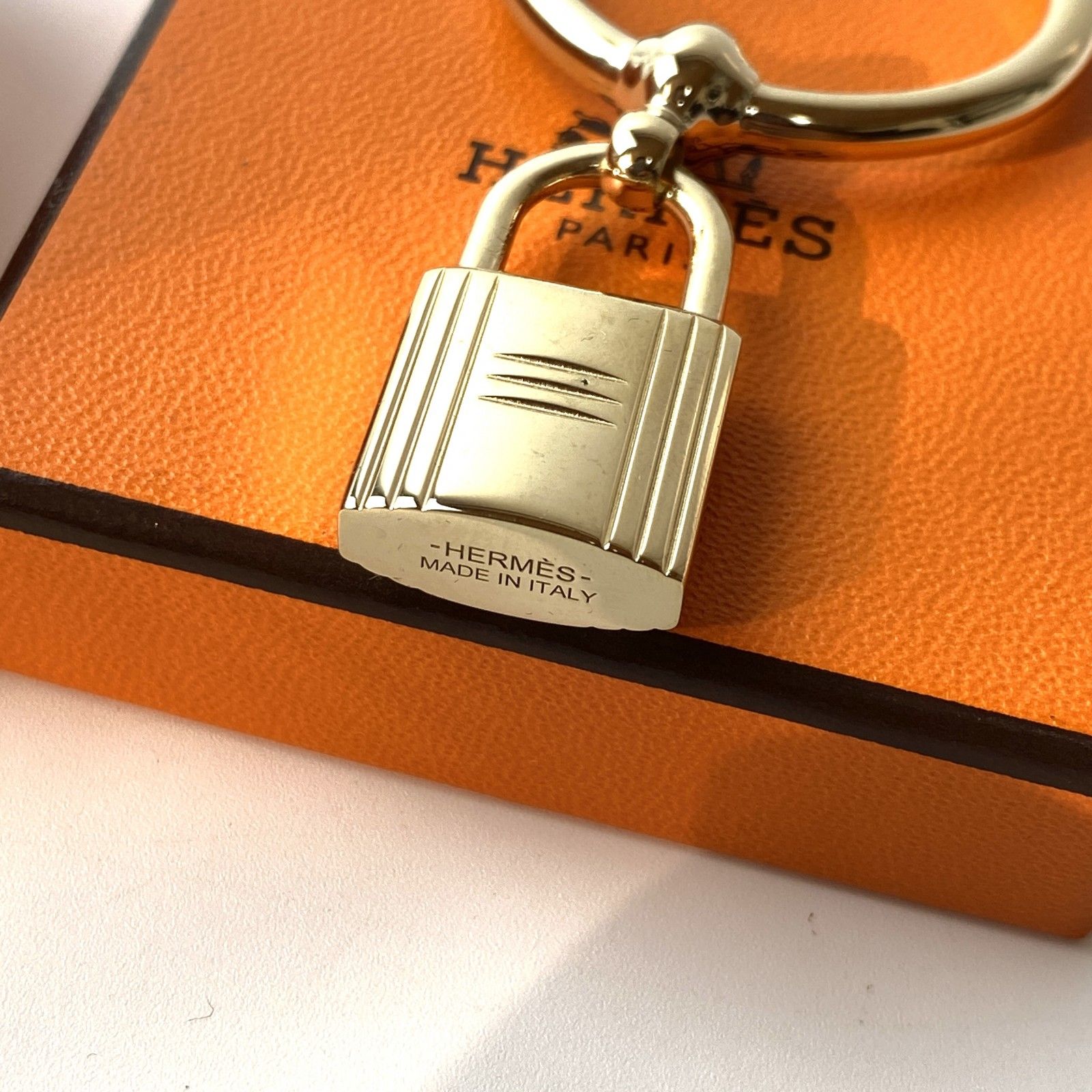 AYの全商品エルメス HERMES スカーフリング チャーム カデナ ゴールド