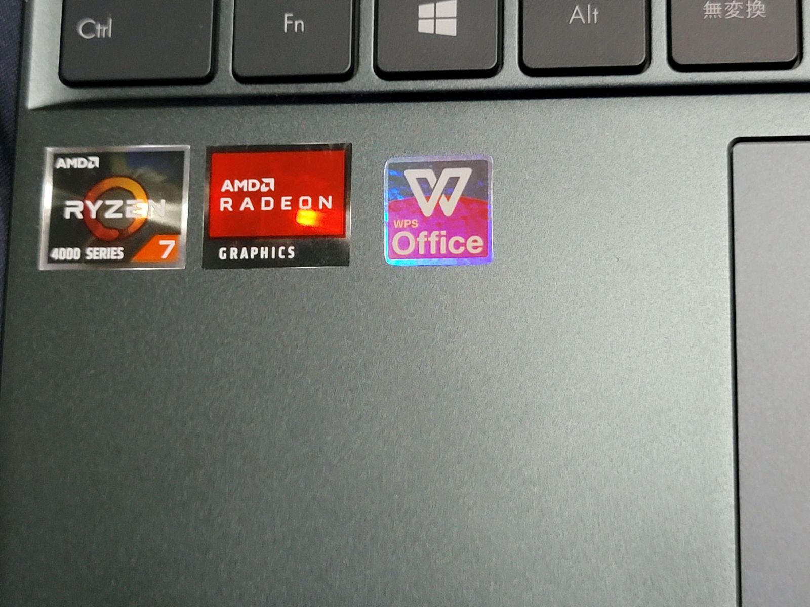 8コアRyzen 7のAsus