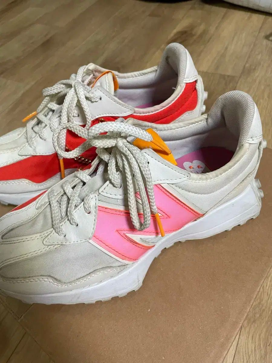 New Balance(ニューバランス) 327 スニーカー