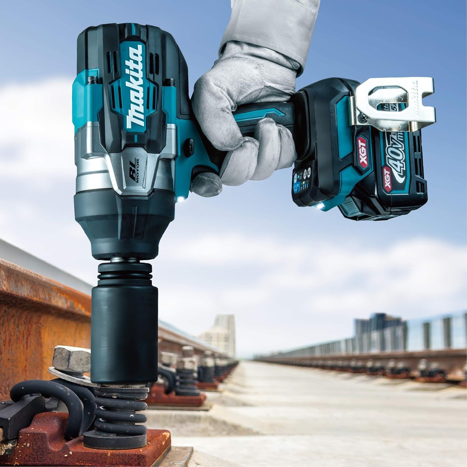 マキタ(Makita) 40Vmax充電式インパクトレンチ 2.5Ah バッテリ2 マキタ(Makita) 40Vmax充電式インパクトレンチ 2.5Ah バッテリ2