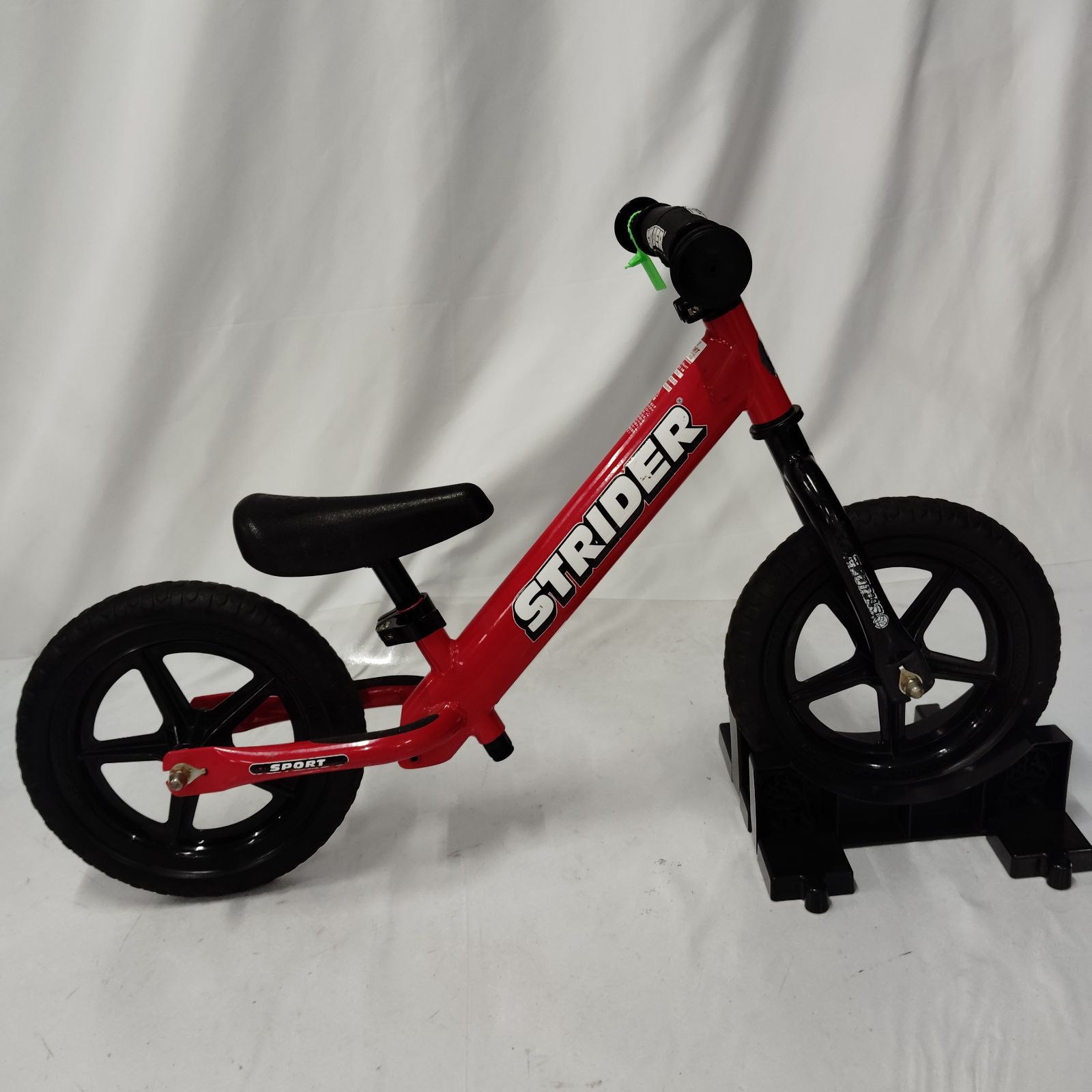【大人気】STRIDER ストライダー スポーツ バランスバイク レッド Amazon.co.jp: STRIDER(ストライダー) 12 SPORT (スポーツ