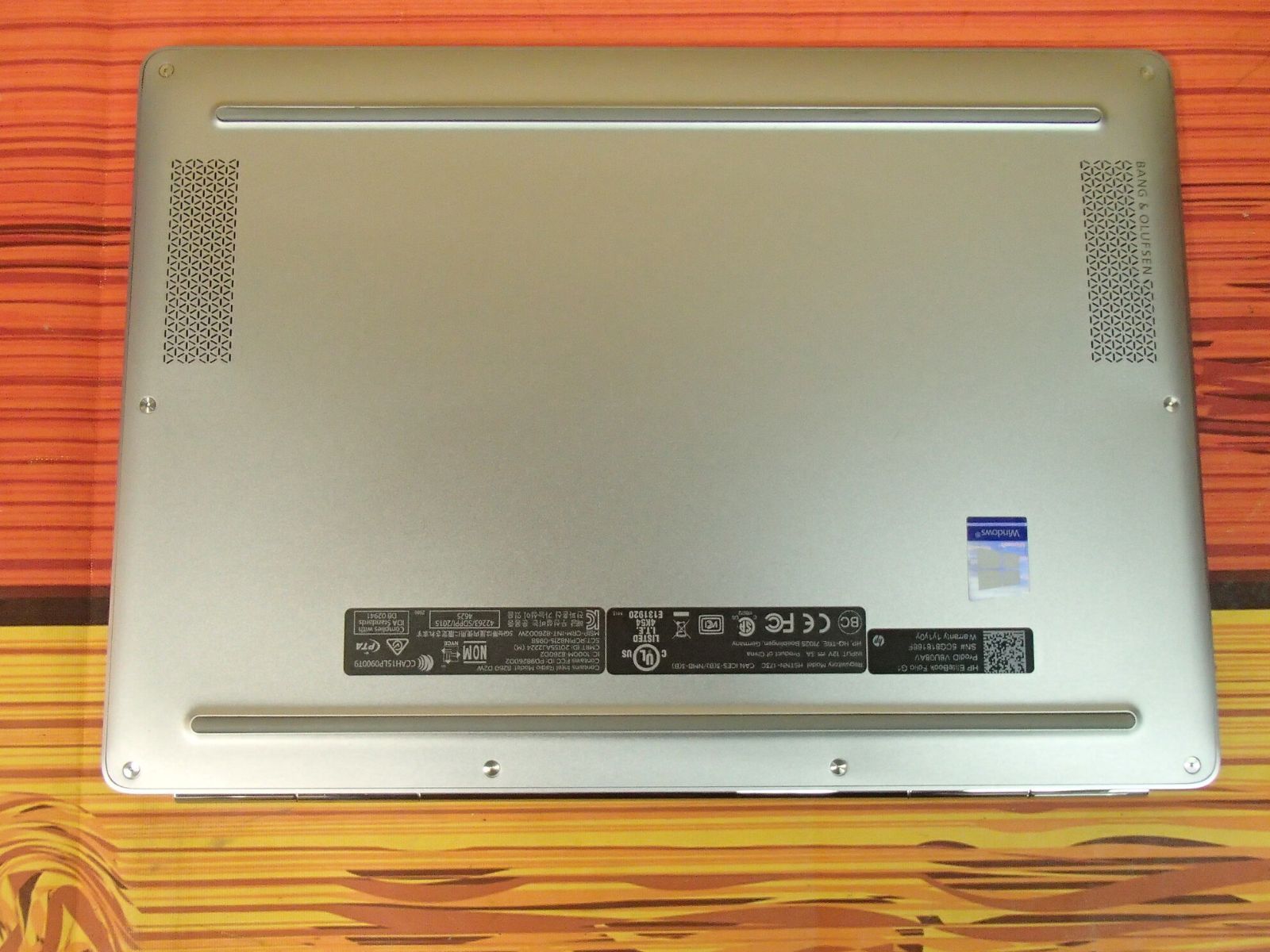 軽量0.99kg】HP EliteBook Folio G1 8260 D2W薄型ノート - Windows 