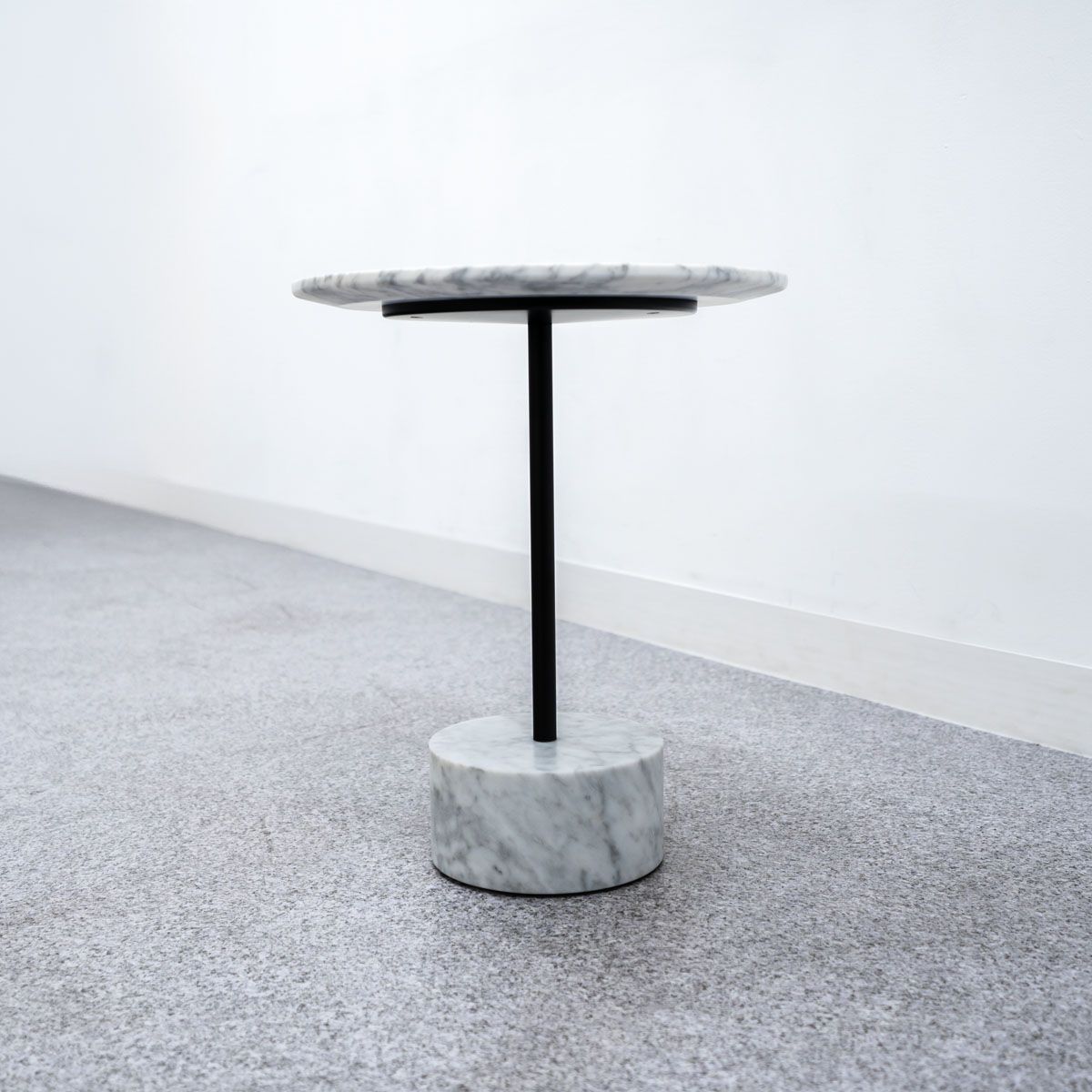 カッシーナ　NOVE 大理石 サイドテーブル カッシーナNOVE 大理石 サイドテーブル